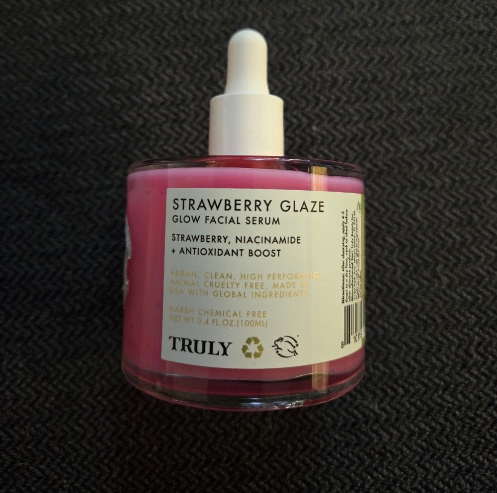 Truely strawberry glaze glow facial serum